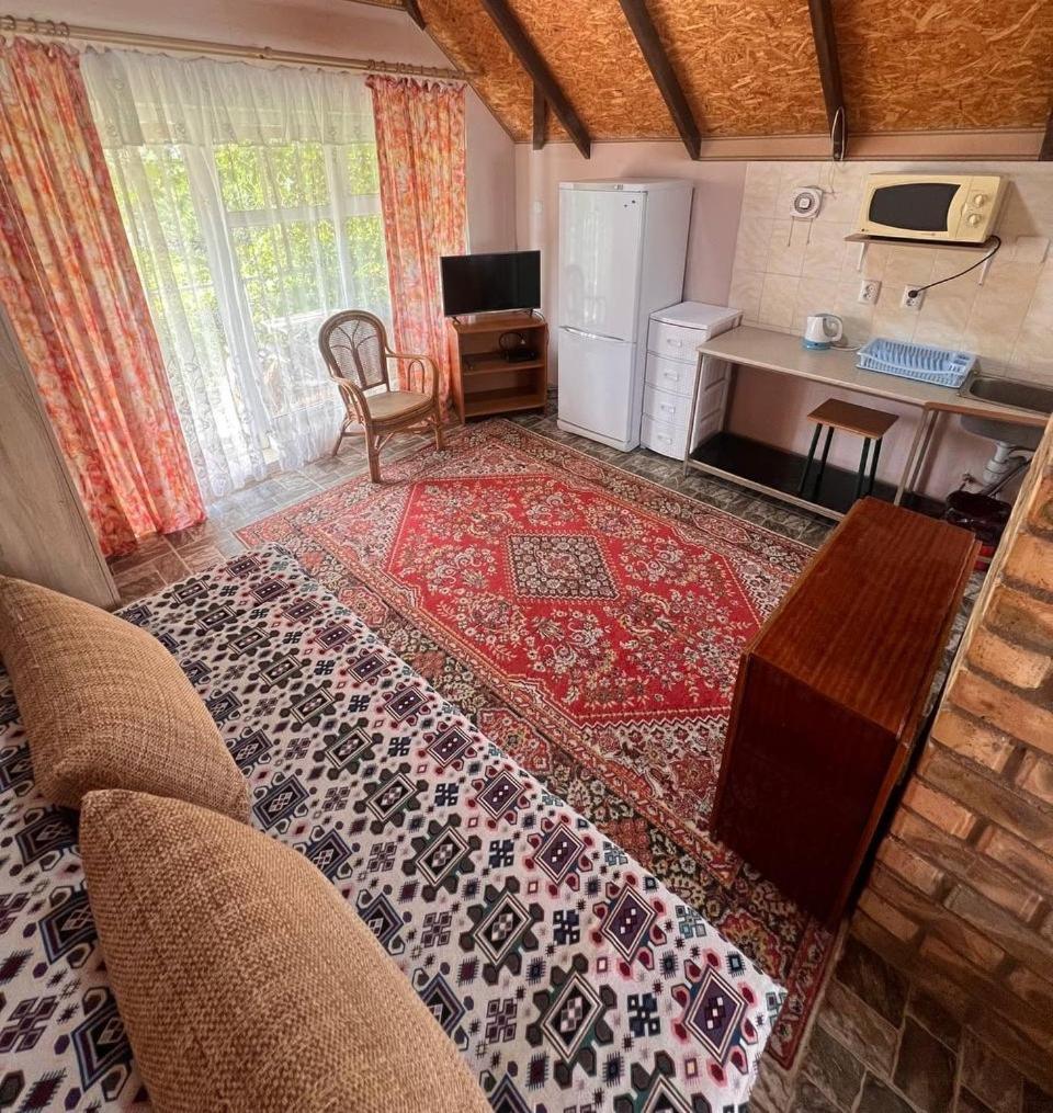 Podsolnukhi Guest House 乔尔蓬阿塔 外观 照片