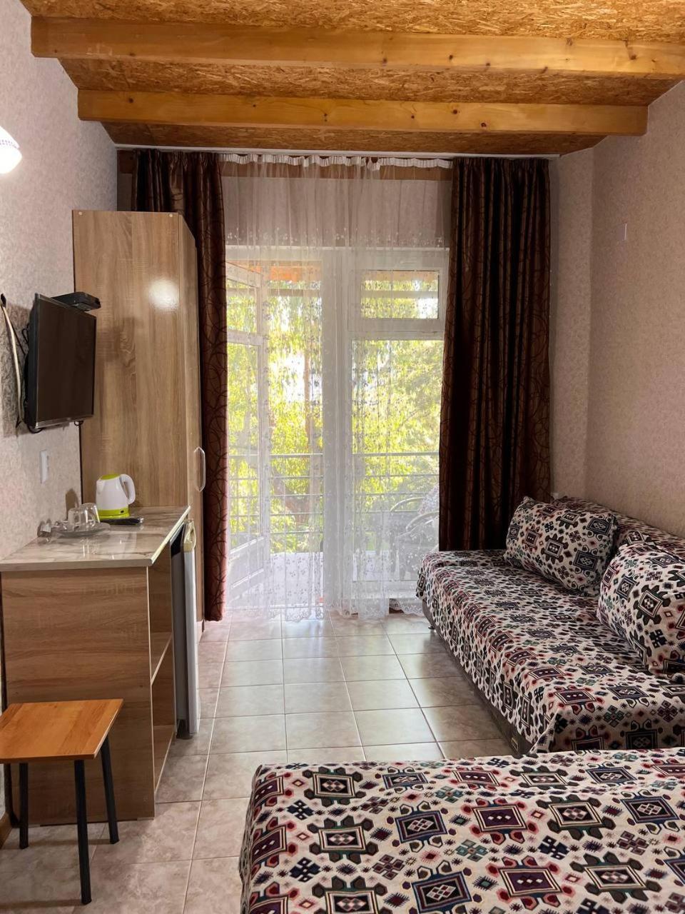 Podsolnukhi Guest House 乔尔蓬阿塔 外观 照片